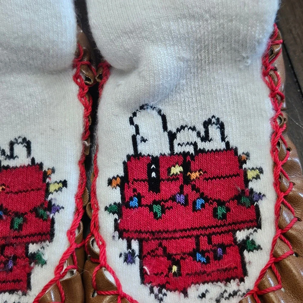 Hanna Andersson Peanuts Slipper Socks Kids 7-9 White Snoopy Christmas Moccasins